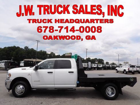 Used 2024 RAM 3500 SLT w/ Quick Order Package 2YG SLT AWD/4WD image 2