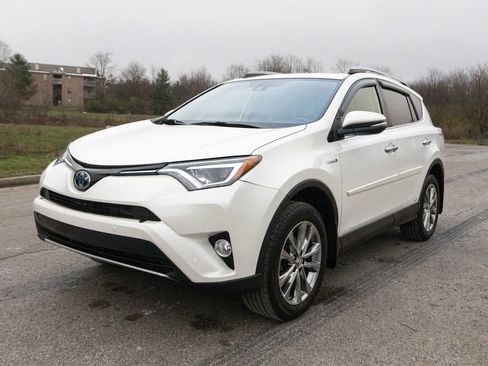 Used 2018 Toyota RAV4 Limited w/ Carpet Mat Package image 40