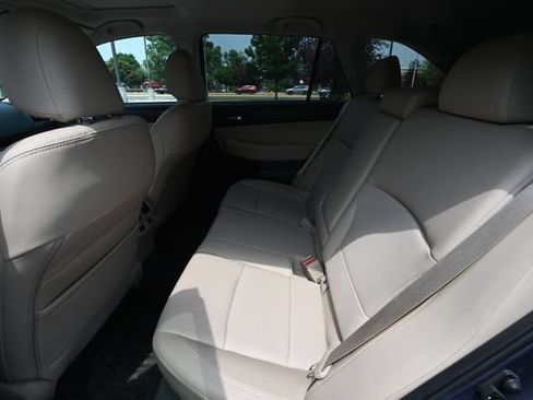 Used 2017 Subaru Outback 2.5i Limited AWD/4WD image 9