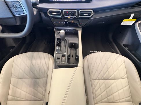 New 2026 Nissan Sentra SL image 22