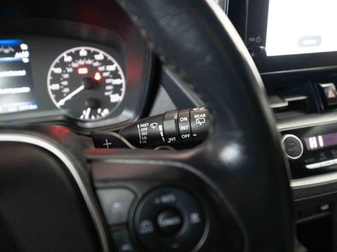 Used 2023 Toyota Corolla Cross SE image 14