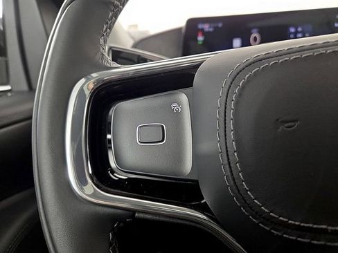 New 2025 Lincoln Navigator Reserve AWD/4WD image 19