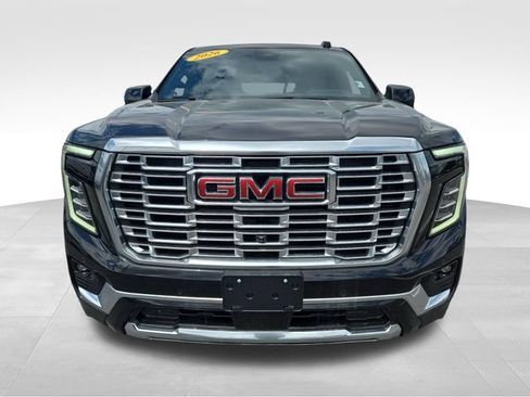 Used 2026 GMC Yukon Denali w/ Advanced Technology Package AWD/4WD image 4