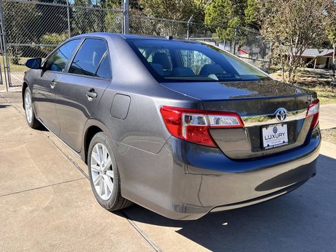 Used 2013 Toyota Camry LE image 8