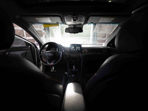 Used 2019 Hyundai Veloster 2.0 Premium image 19