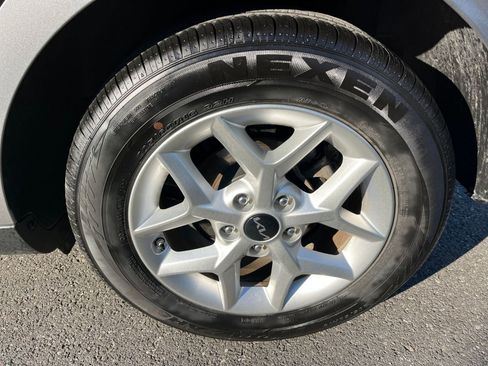 Used 2025 Kia Soul LX w/ LX Technology Package image 28