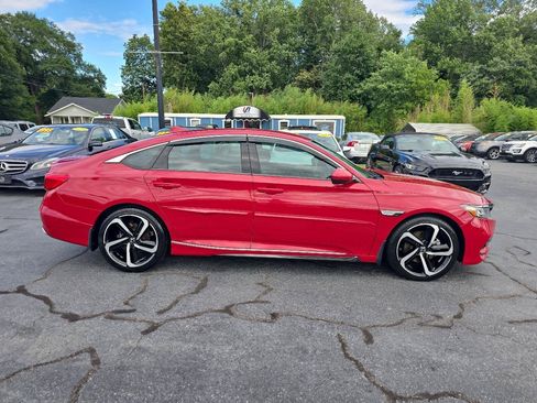 Used 2018 Honda Accord Sport image 4