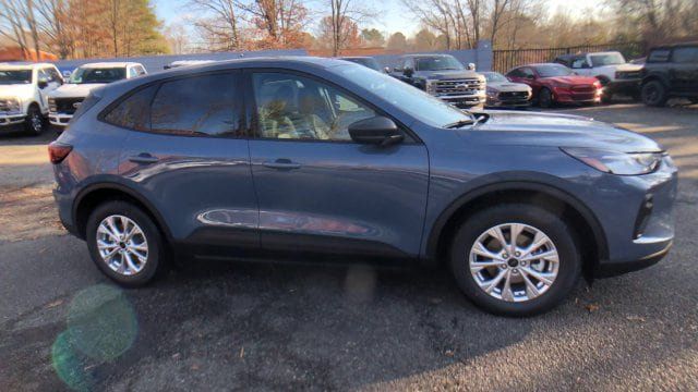 Used 2025 Ford Escape Active FWD image 4