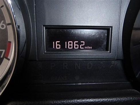 Used 2016 Dodge Grand Caravan SE FWD image 13