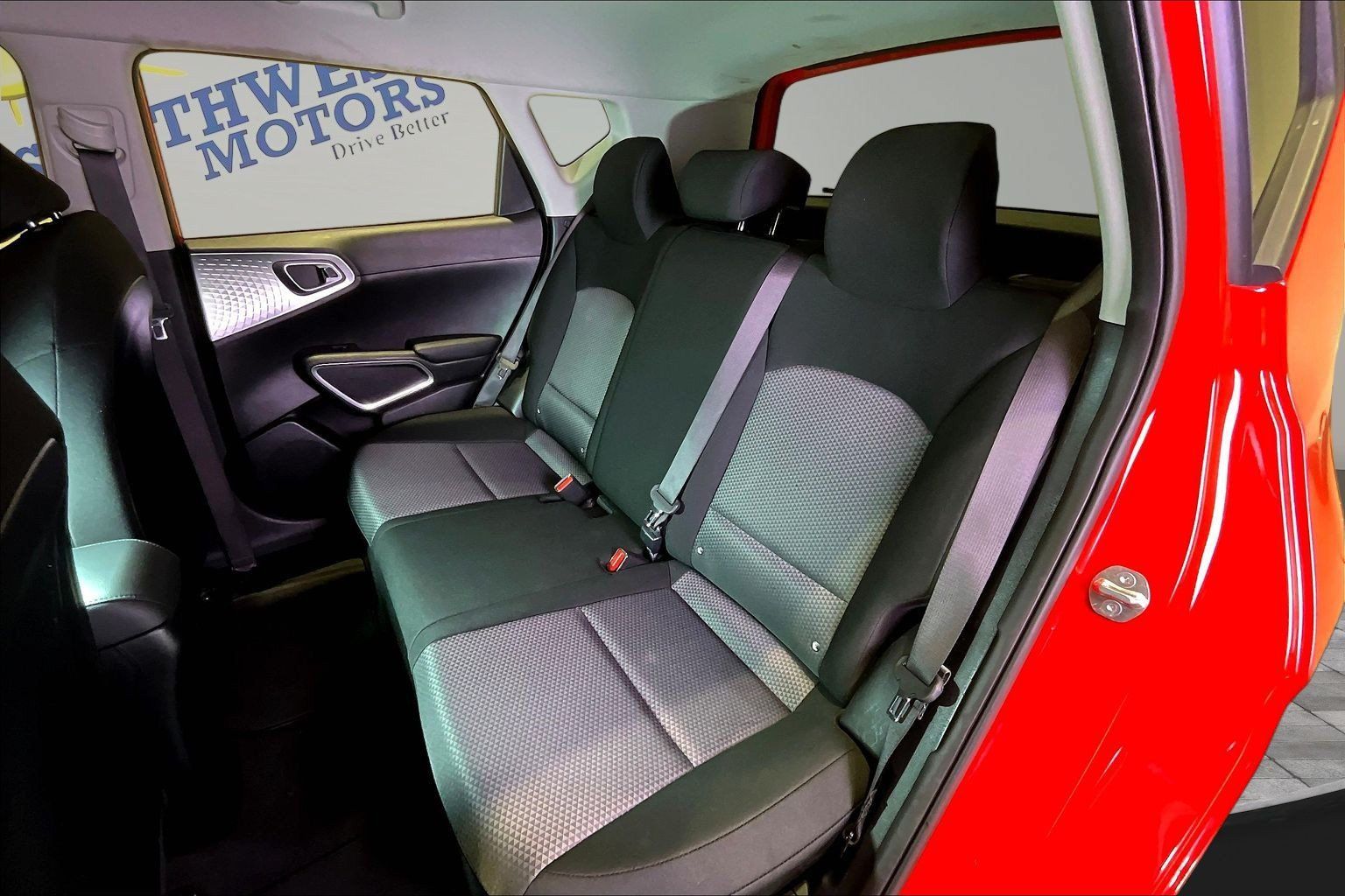 Used 2025 Kia Soul LX w/ LX Technology Package FWD image 22