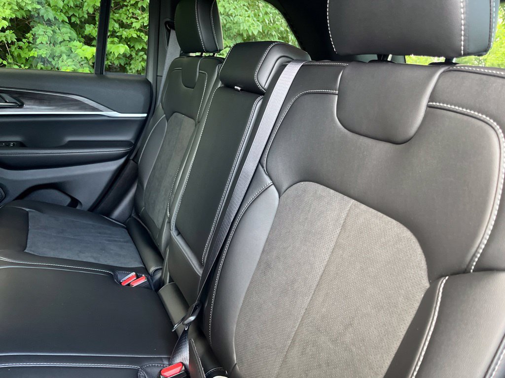 New 2026 Jeep Grand Cherokee Altitude AWD/4WD image 35