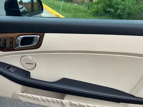 Used 2014 Mercedes-Benz SLK 250 image 33