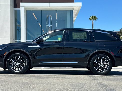 New 2026 Lincoln Nautilus Premier AWD/4WD image 6