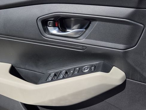 Used 2025 Honda Accord LX image 17