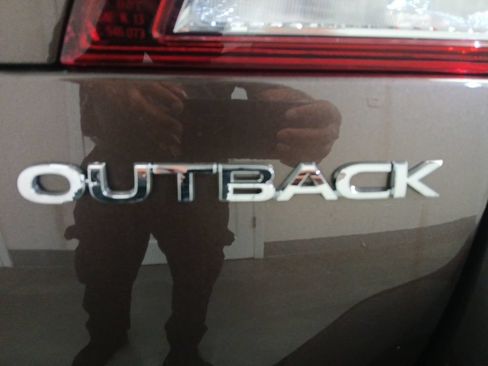 Used 2019 Subaru Outback 2.5i Touring AWD/4WD image 26
