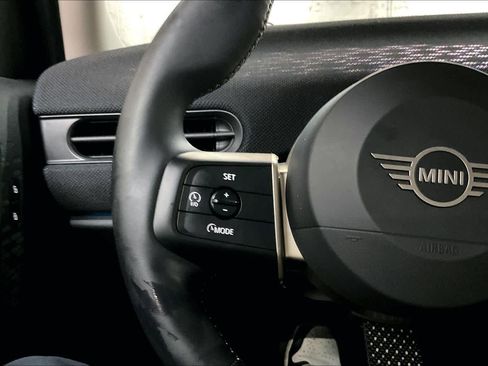 Certified 2025 MINI Cooper 4-Door Hardtop image 20