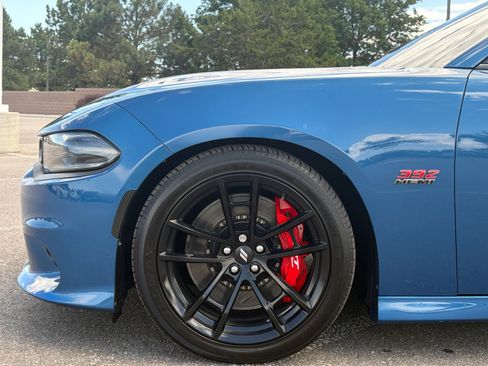 Used 2022 Dodge Charger Scat Pack w/ Dynamics Package RWD image 11
