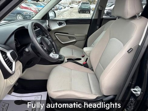 Used 2023 Kia Soul LX image 12