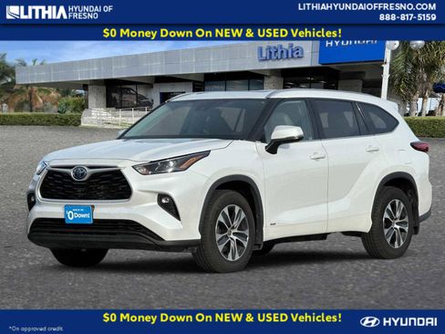 Used 2022 Toyota Highlander XLE image 1