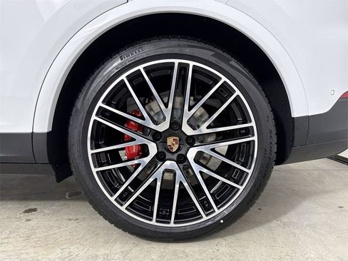 New 2026 Porsche Cayenne S image 14