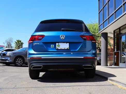 Used 2020 Volkswagen Tiguan SE w/ Panoramic Sunroof Package FWD image 12