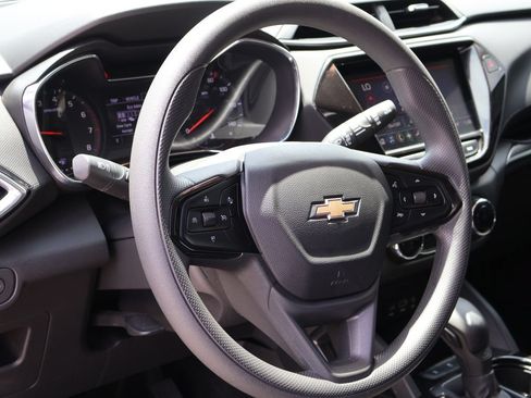 Used 2023 Chevrolet TrailBlazer LT w/ Convenience Package FWD image 23