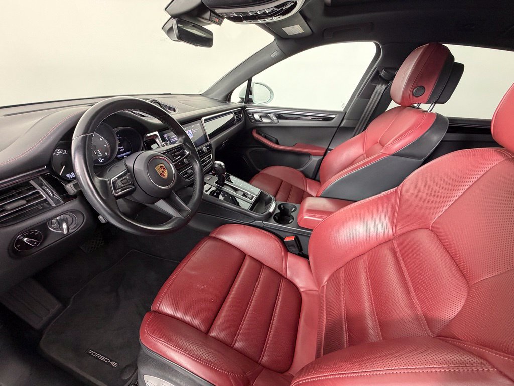 Used 2023 Porsche Macan AWD/4WD image 4