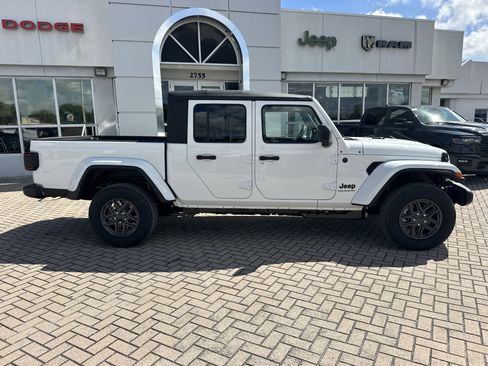 New 2026 Jeep Gladiator Mojave AWD/4WD image 6