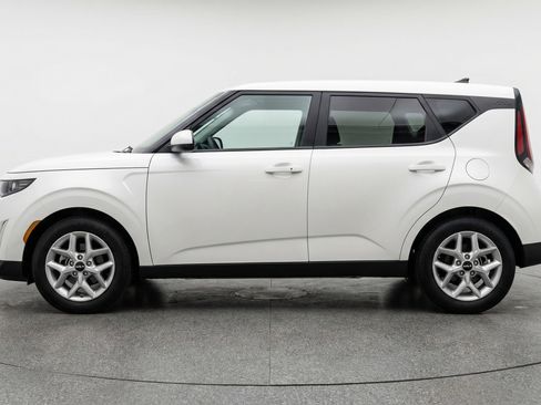 Used 2025 Kia Soul LX w/ LX Technology Package image 5