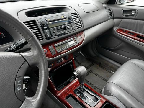 Used 2005 Toyota Camry XLE image 18