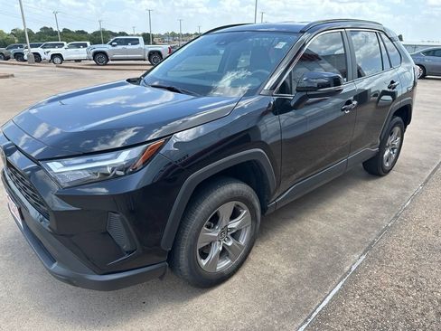 Used 2024 Toyota RAV4 XLE FWD image 3