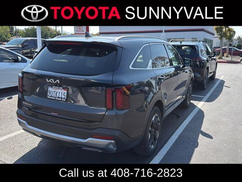 Used 2025 Kia Sorento S w/ Panoramic Sunroof Package FWD image 2