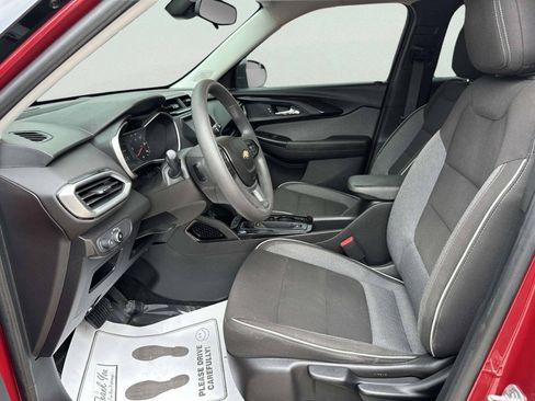 Used 2021 Chevrolet TrailBlazer LS FWD image 9