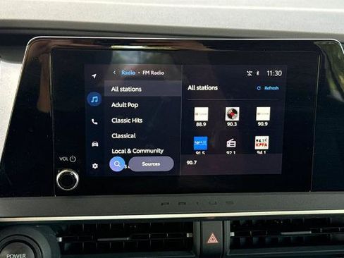 Used 2025 Toyota Prius XLE FWD image 28