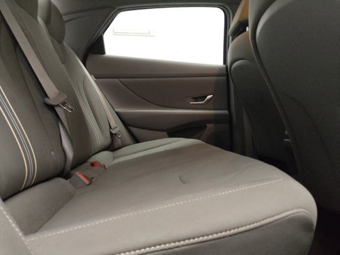 Used 2025 Hyundai Elantra Sport FWD image 19