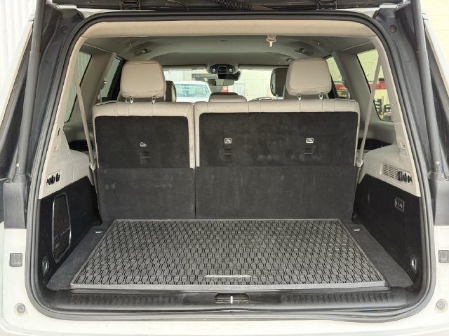 Used 2024 Jeep Wagoneer L Series II w/ Flexible Seating Group RWD image 32