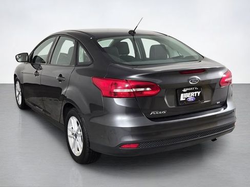 Used 2018 Ford Focus SE FWD image 5