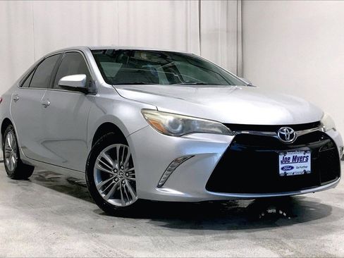 Used 2016 Toyota Camry LE image 1
