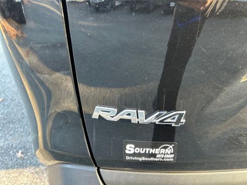 Used 2024 Toyota RAV4 XLE image 10