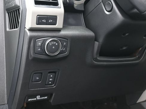 Used 2021 Ford F250 Lariat w/ Tremor Off-Road Package AWD/4WD image 23