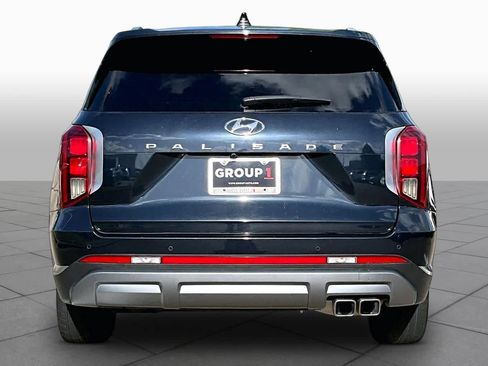 Used 2024 Hyundai Palisade Limited FWD image 5