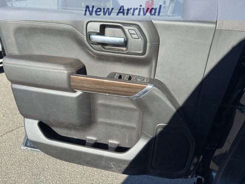 Used 2021 Chevrolet Silverado 1500 LT image 12