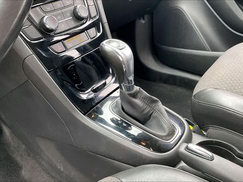 Used 2022 Buick Encore Preferred w/ Safety Package AWD/4WD image 15