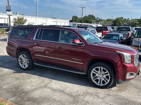 Used 2019 GMC Yukon XL SLT w/ Premium Edition RWD image 8