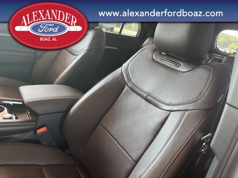 New 2026 Ford Explorer Platinum RWD image 12