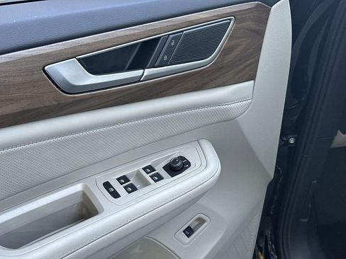 New 2026 Volkswagen Atlas SE image 13