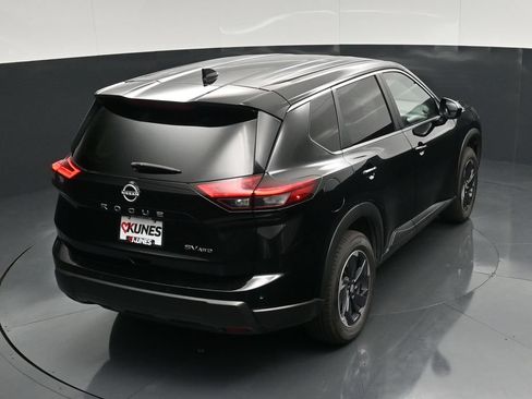 Used 2024 Nissan Rogue SV AWD/4WD image 35