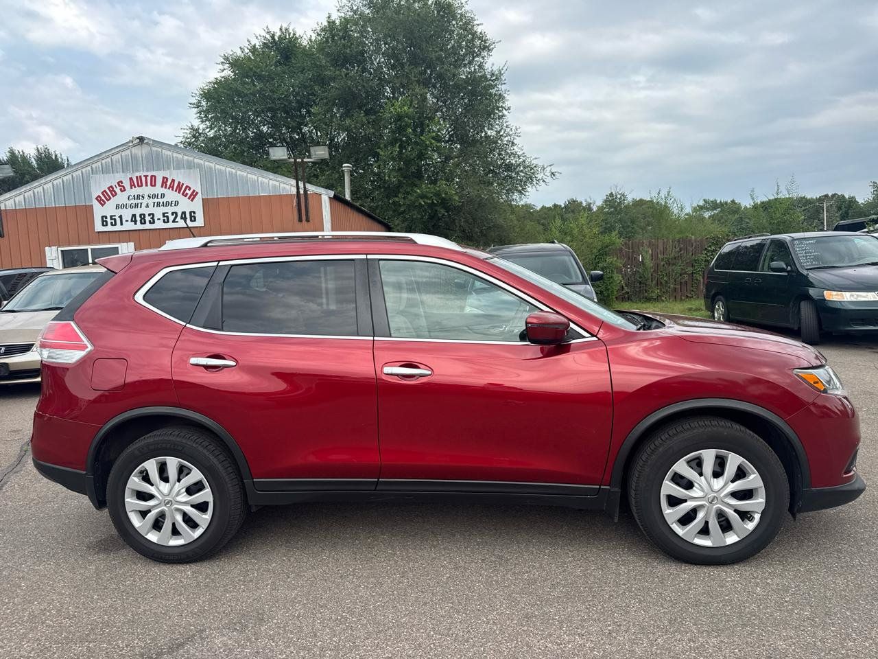 Used 2016 Nissan Rogue S w/ Appearance Package AWD/4WD image 4