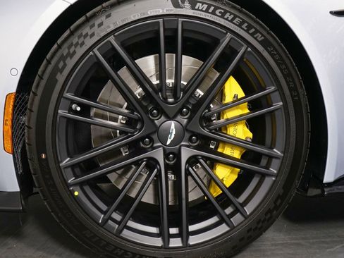 New 2026 Aston Martin V8 Vantage Base image 10