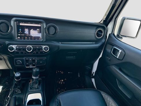 Used 2023 Jeep Gladiator Overland AWD/4WD image 22